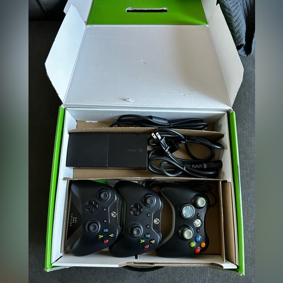 XBox One sold with 5 games and 3 controllers. No issues or repairs needed. - Picture 3 of 14